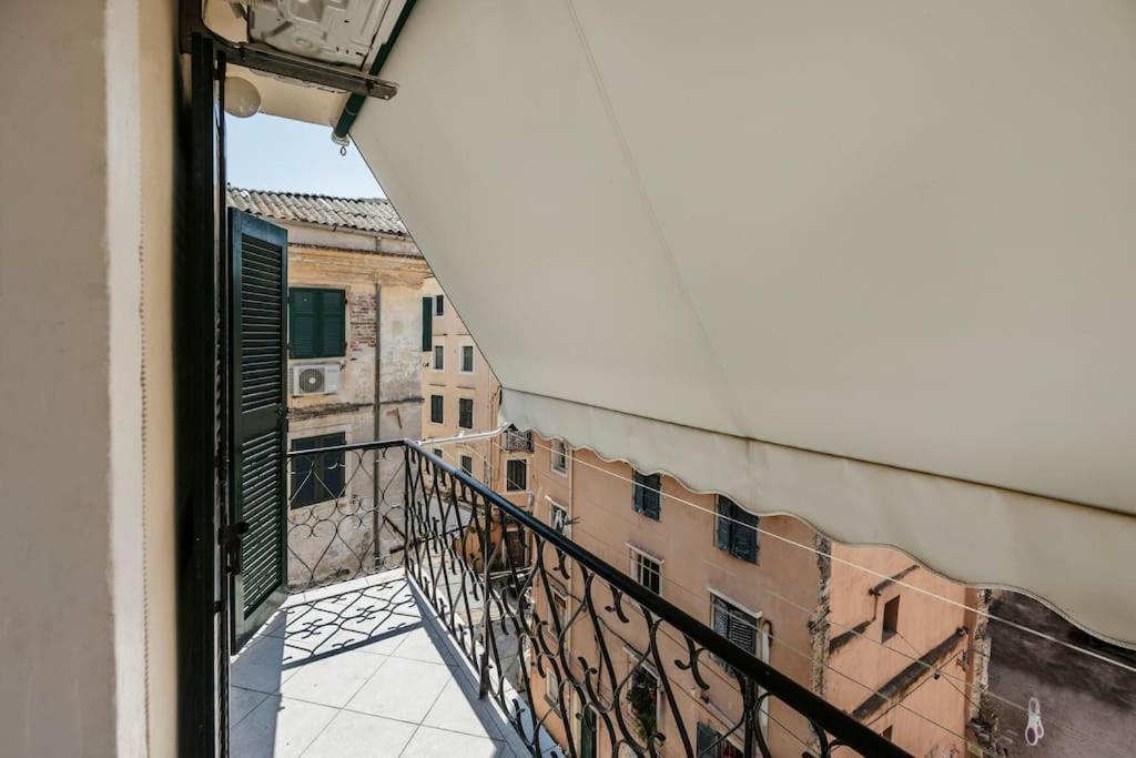 Diana'S Centrally Located Apt@ Old Town Of Corfu Corfu  Bagian luar foto
